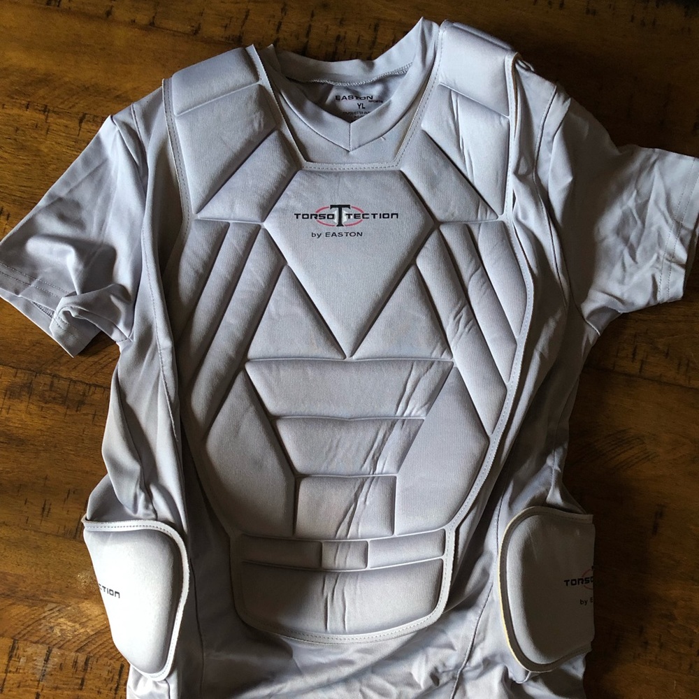 Youth Large Torso Tection baseball chest protection by Easton